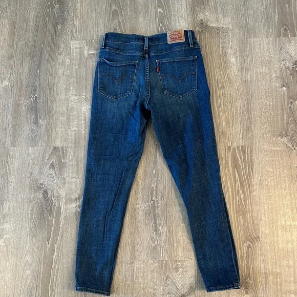 Like New Levi’s 721 High Rise Skinny Jeans Size 29 - Picture 5 of 6
